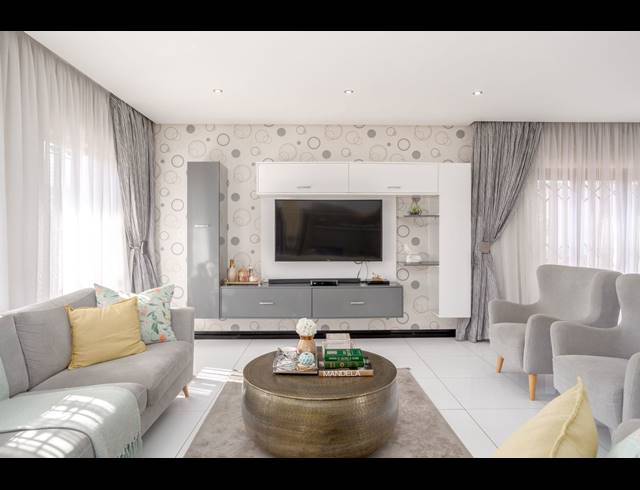 4 BEDROOM DUPLEX FOR SALE IN BEVERLEY HILLS